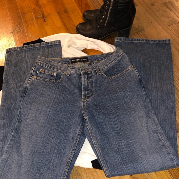 Express Denim 5/6 L Relaxed Fit Low Rise Flare - Picture 6 of 6